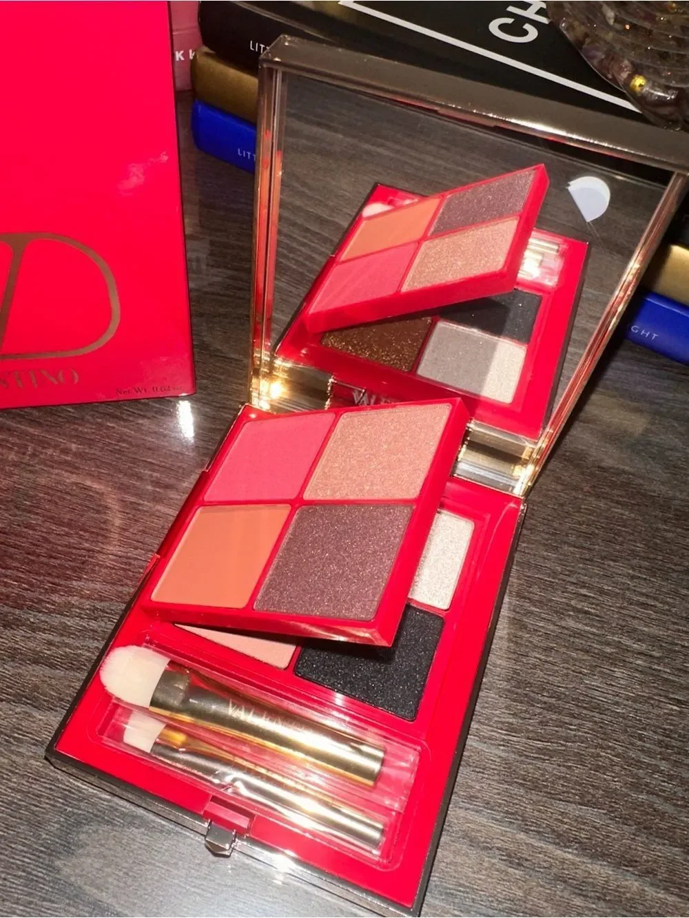 VALENTINO COLOR-FLIP EYESHADOW PALETTE COLOR: WHEN IN ROMA 01